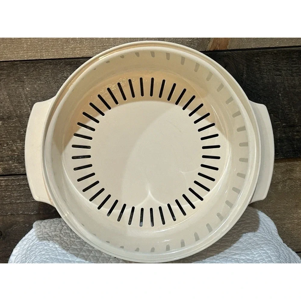 Tupperware Stack Cooker 3 Qt‎ Bowl & Seal Plus Strainer Colander Almond